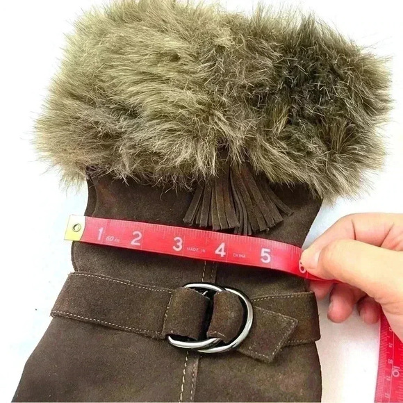 Marc Fisher Brown Suede “70’s” Rubber Wedge Faux Fur Top Buckle Boots Size 9M - Picture 15 of 16